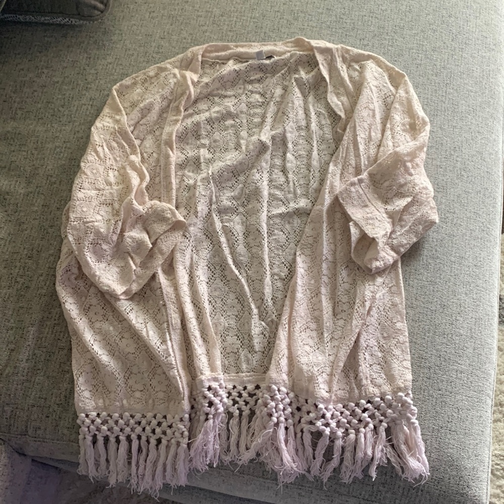 Lace kimono. Cream with a light pink tint size XS/S